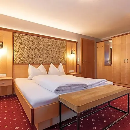 Hotel Alpenapart Ladis - Premium Family 4*